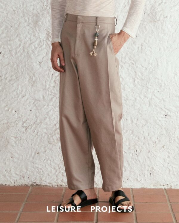 BEIGE Pleated barrel pants